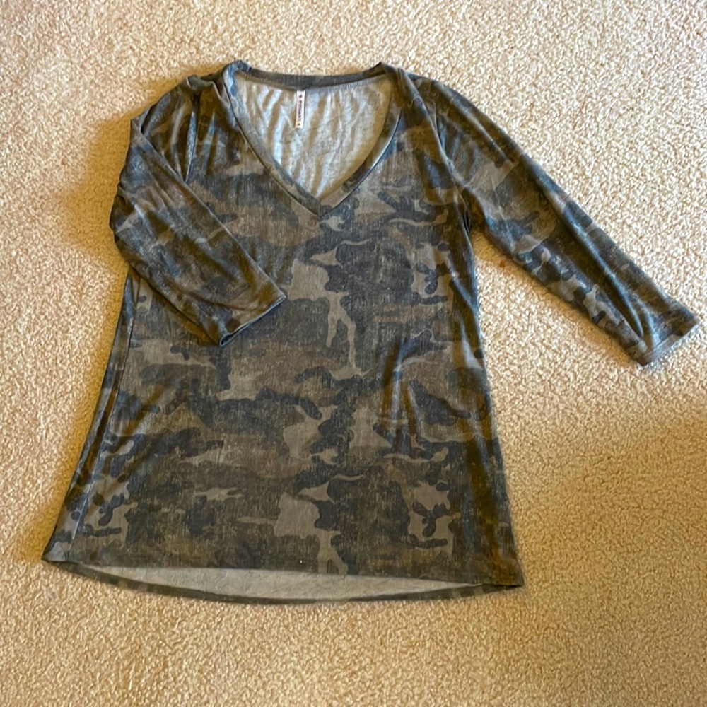 Piphany elbow length camo shirt.
